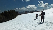 Salita primaverile sulla neve da Avolasio ( 1050 m.) alla SELLA (1450 m.) il 10 aprile 2013  - FOTOGALLERY
